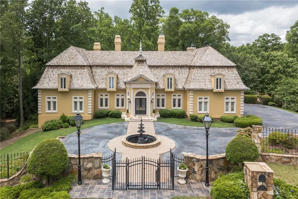 215 Lachaize Circle, Sandy Springs, Georgia 30327, 6 Bedrooms Bedrooms, ,5 BathroomsBathrooms,Residential,Sold,215 Lachaize Circle,6012793