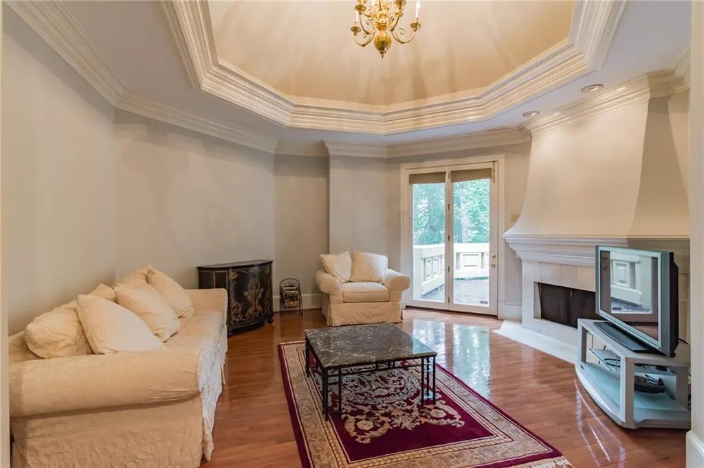 215 Lachaize Circle, Sandy Springs, Georgia 30327, 6 Bedrooms Bedrooms, ,5 BathroomsBathrooms,Residential,Sold,215 Lachaize Circle,6012793