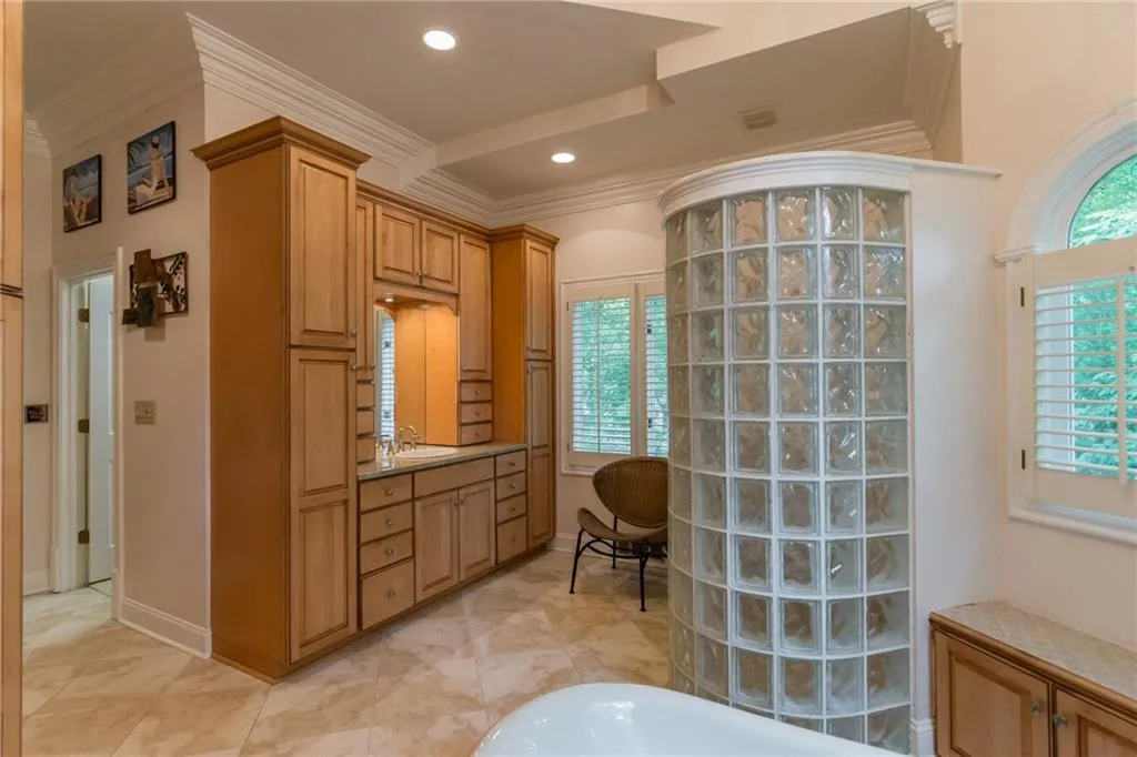 215 Lachaize Circle, Sandy Springs, Georgia 30327, 6 Bedrooms Bedrooms, ,5 BathroomsBathrooms,Residential,Sold,215 Lachaize Circle,6012793