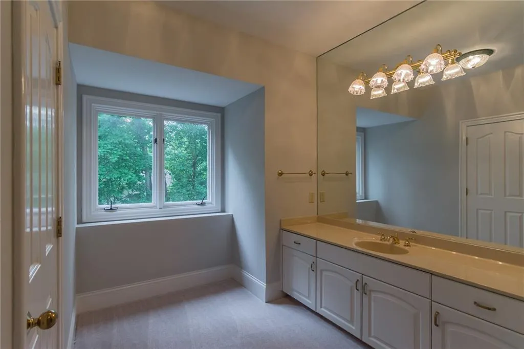 215 Lachaize Circle, Sandy Springs, Georgia 30327, 6 Bedrooms Bedrooms, ,5 BathroomsBathrooms,Residential,Sold,215 Lachaize Circle,6012793