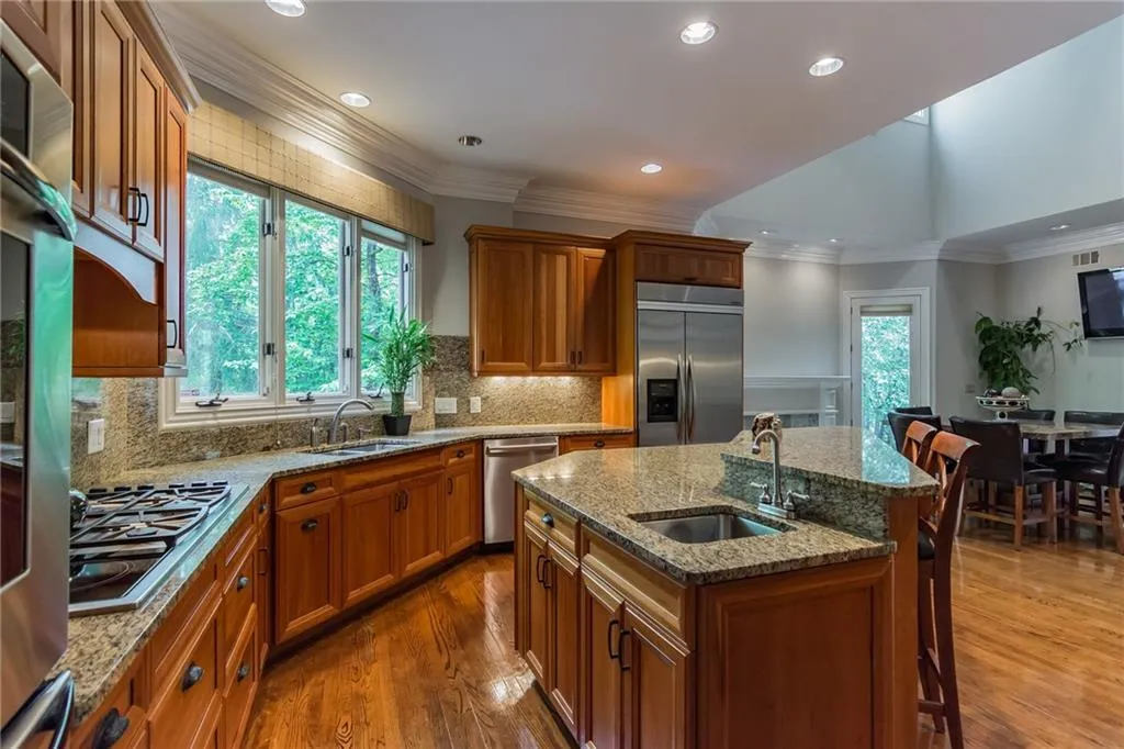 215 Lachaize Circle, Sandy Springs, Georgia 30327, 6 Bedrooms Bedrooms, ,5 BathroomsBathrooms,Residential,Sold,215 Lachaize Circle,6012793