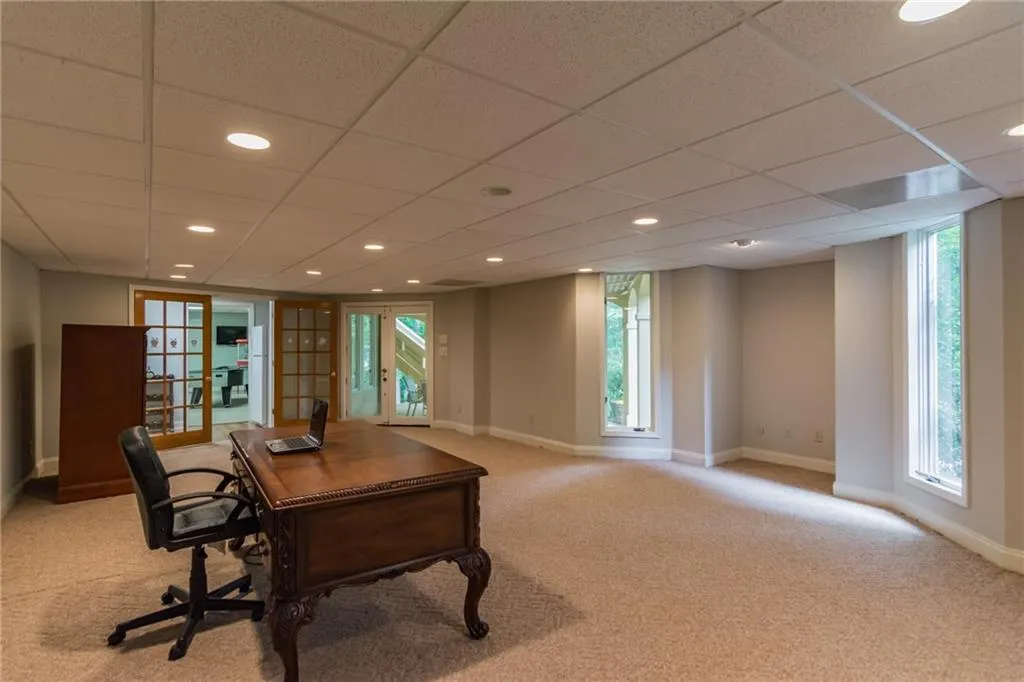 215 Lachaize Circle, Sandy Springs, Georgia 30327, 6 Bedrooms Bedrooms, ,5 BathroomsBathrooms,Residential,Sold,215 Lachaize Circle,6012793