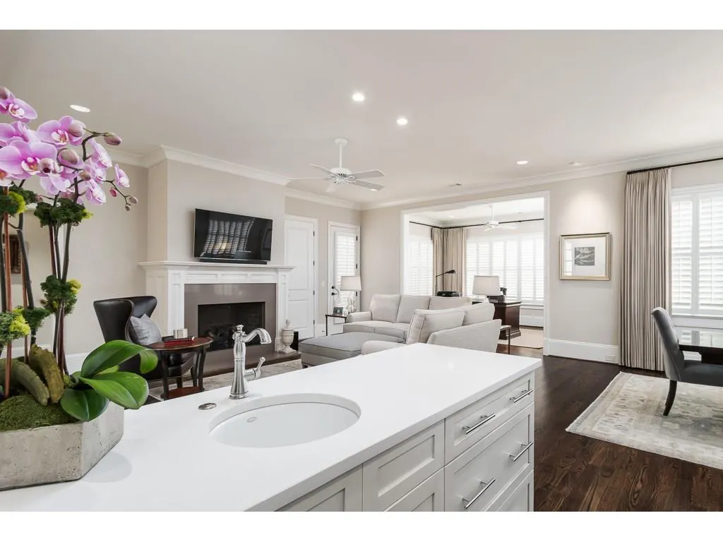 5375 High Point Manor, Atlanta, Georgia 30342, 3 Bedrooms Bedrooms, ,3 BathroomsBathrooms,Residential,Sold,5375 High Point Manor,6534062