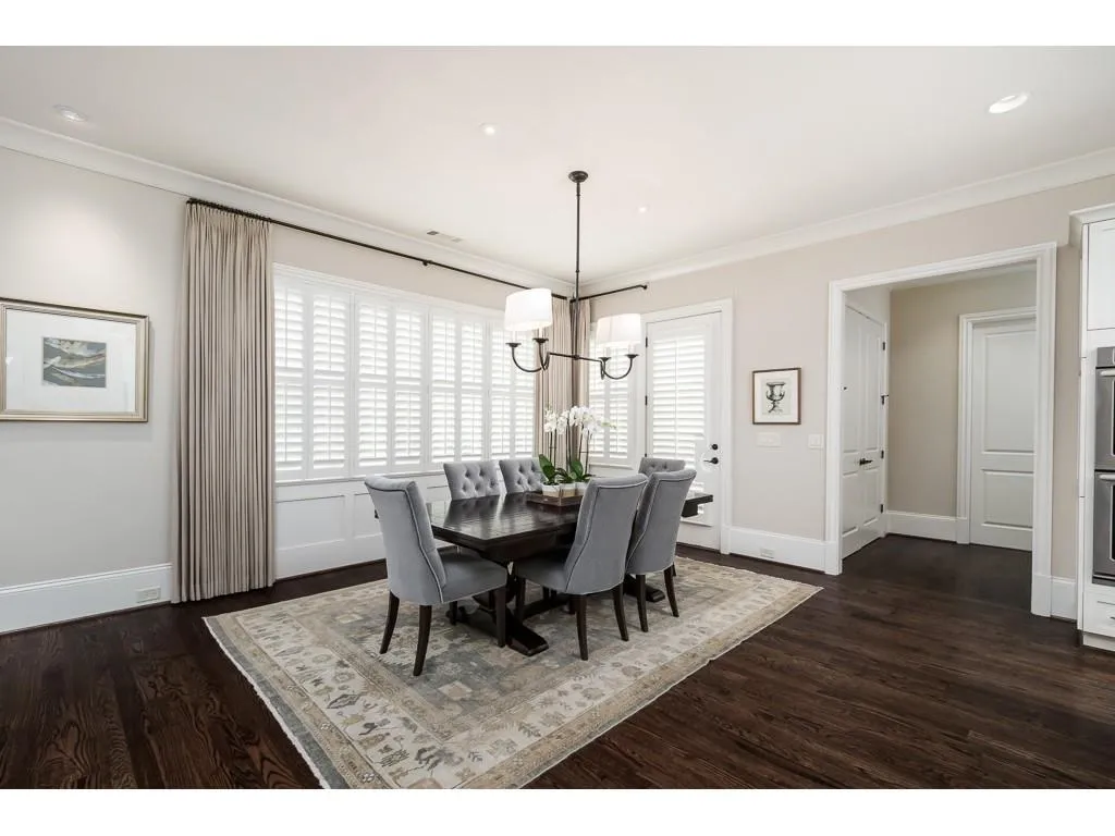 5375 High Point Manor, Atlanta, Georgia 30342, 3 Bedrooms Bedrooms, ,3 BathroomsBathrooms,Residential,Sold,5375 High Point Manor,6534062