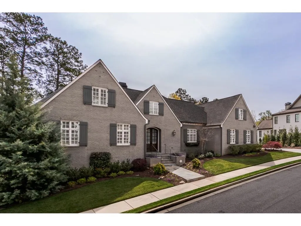 5375 High Point Manor, Atlanta, Georgia 30342, 3 Bedrooms Bedrooms, ,3 BathroomsBathrooms,Residential,Sold,5375 High Point Manor,6534062