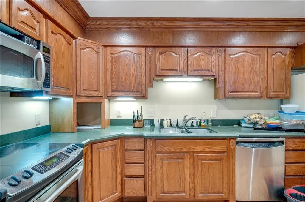 206 Brandywine Circle, Atlanta, Georgia 30350, 3 Bedrooms Bedrooms, ,3 BathroomsBathrooms,Residential,Sold,206 Brandywine Circle,7422244