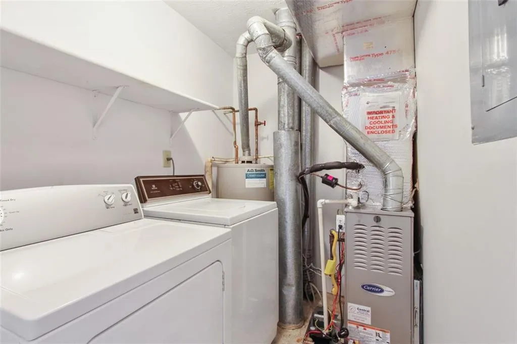 806 Woodcliff Drive, Atlanta, Georgia 30350, 2 Bedrooms Bedrooms, ,1 BathroomBathrooms,Residential,Sold,806 Woodcliff Drive,6958647