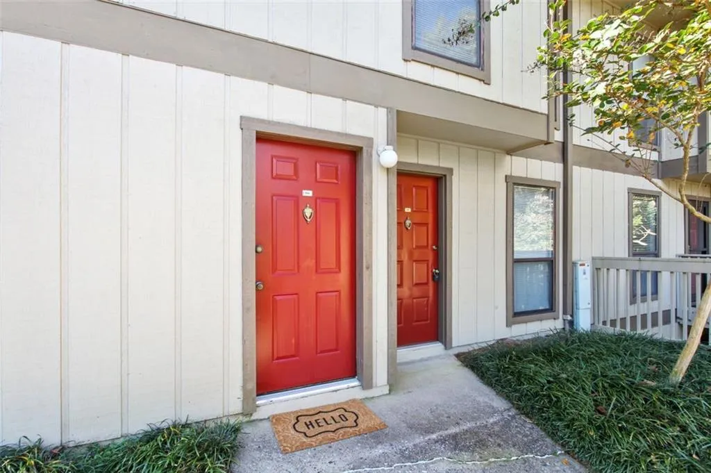 806 Woodcliff Drive, Atlanta, Georgia 30350, 2 Bedrooms Bedrooms, ,1 BathroomBathrooms,Residential,Sold,806 Woodcliff Drive,6958647