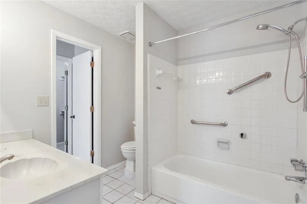 806 Woodcliff Drive, Atlanta, Georgia 30350, 2 Bedrooms Bedrooms, ,1 BathroomBathrooms,Residential,Sold,806 Woodcliff Drive,6958647