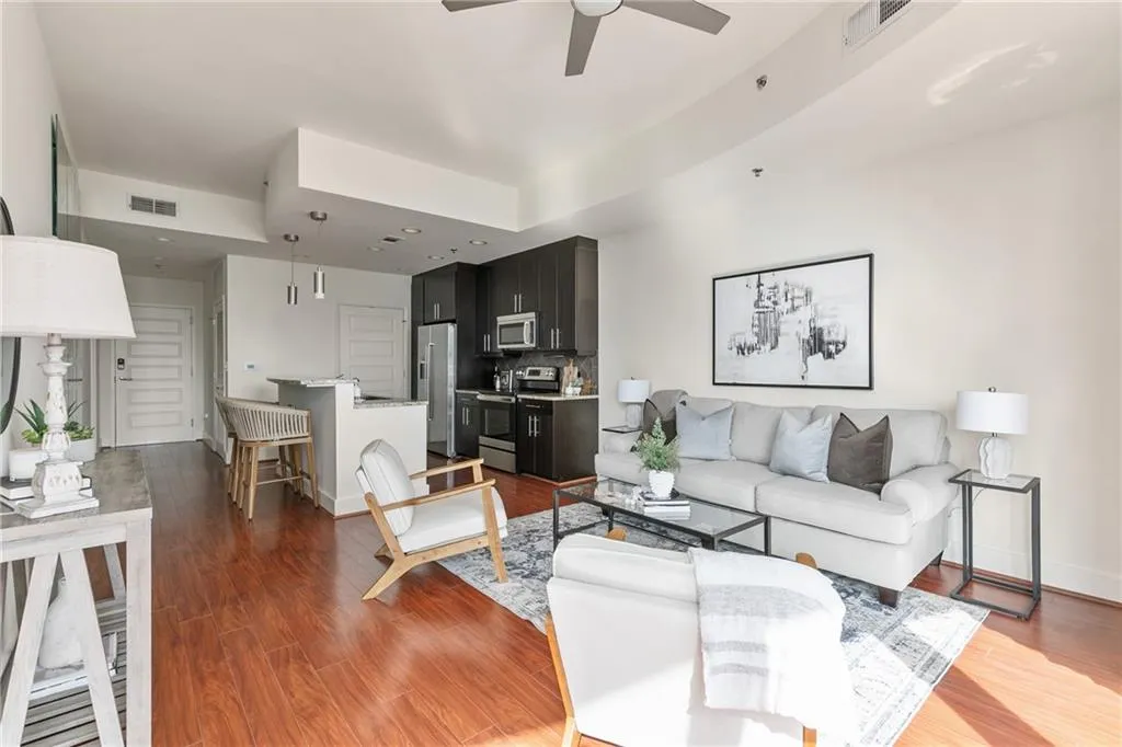 1080 Peachtree Street Unit 2406, Atlanta, Georgia 30309, 1 Bedroom Bedrooms, ,1 BathroomBathrooms,Residential,For Sale,1080 Peachtree Street Unit 2406,7518860