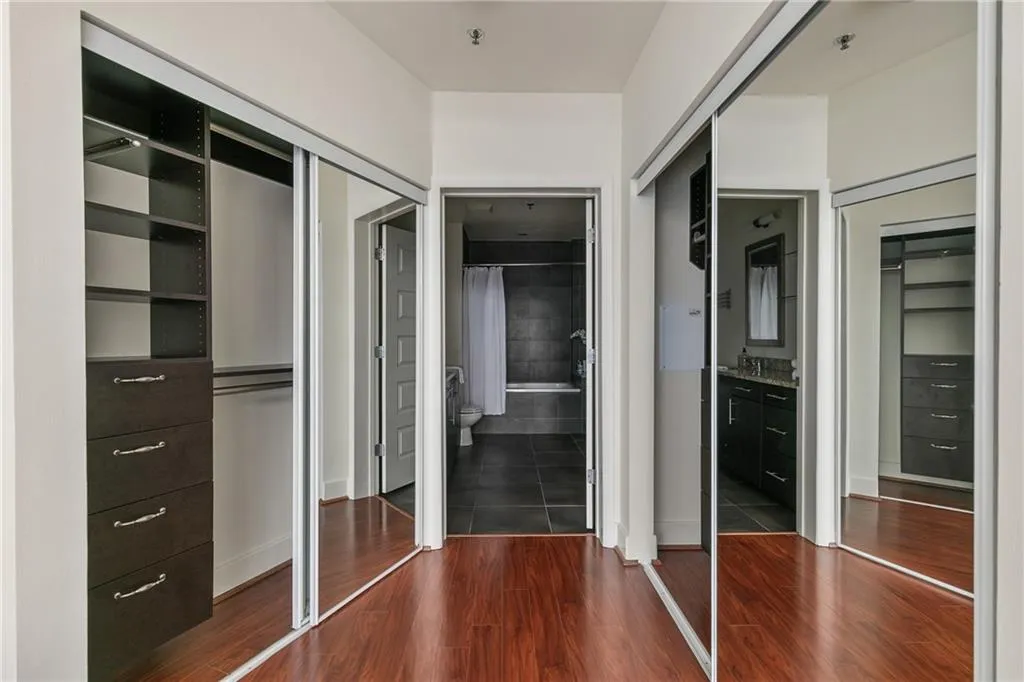 1080 Peachtree Street Unit 2406, Atlanta, Georgia 30309, 1 Bedroom Bedrooms, ,1 BathroomBathrooms,Residential,For Sale,1080 Peachtree Street Unit 2406,7518860