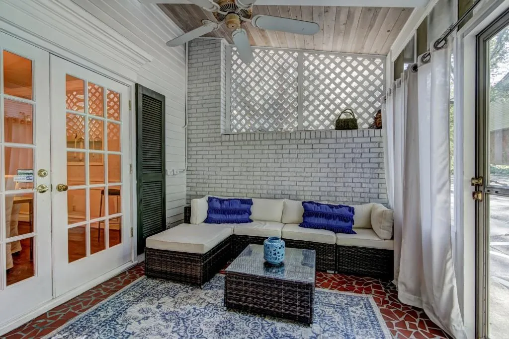 5233 Glenridge Drive Ne, Atlanta, Georgia 30342, 3 Bedrooms Bedrooms, ,2 BathroomsBathrooms,Residential,Sold,5233 Glenridge Drive Ne,5962714