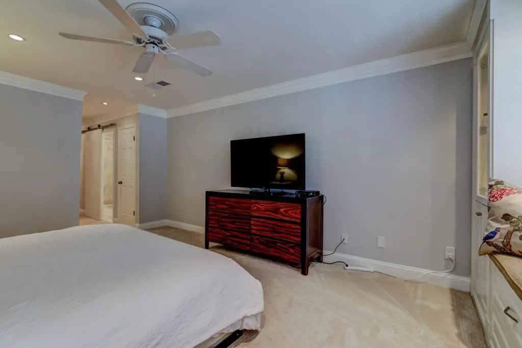 5233 Glenridge Drive Ne, Atlanta, Georgia 30342, 3 Bedrooms Bedrooms, ,2 BathroomsBathrooms,Residential,Sold,5233 Glenridge Drive Ne,5962714