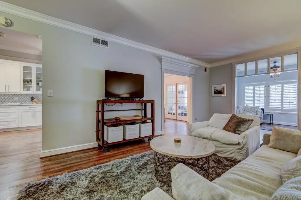 5233 Glenridge Drive Ne, Atlanta, Georgia 30342, 3 Bedrooms Bedrooms, ,2 BathroomsBathrooms,Residential,Sold,5233 Glenridge Drive Ne,5962714