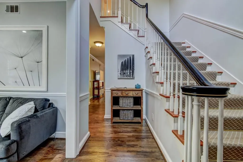 5233 Glenridge Drive Ne, Atlanta, Georgia 30342, 3 Bedrooms Bedrooms, ,2 BathroomsBathrooms,Residential,Sold,5233 Glenridge Drive Ne,5962714