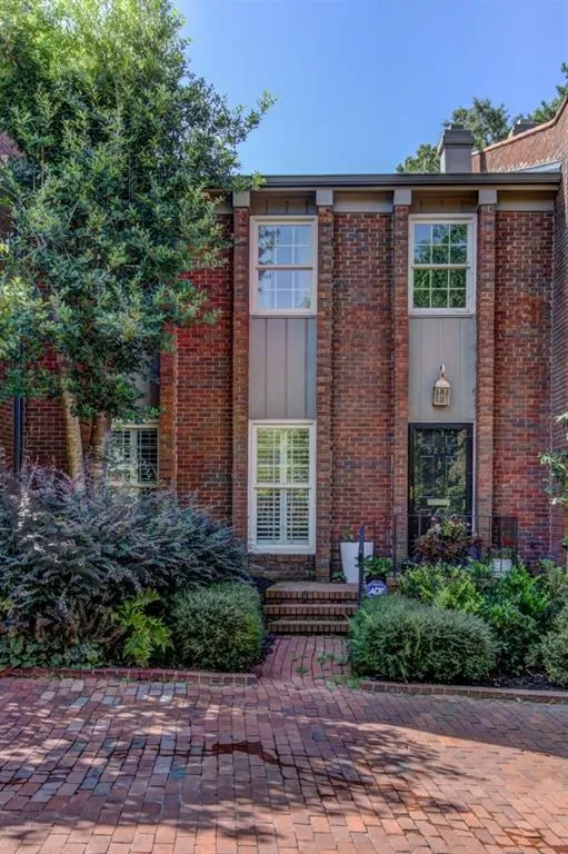 5233 Glenridge Drive Ne, Atlanta, Georgia 30342, 3 Bedrooms Bedrooms, ,2 BathroomsBathrooms,Residential,Sold,5233 Glenridge Drive Ne,5962714