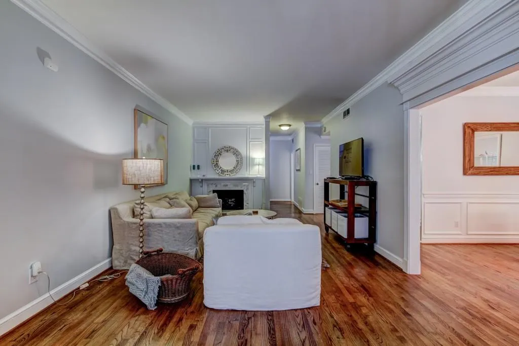 5233 Glenridge Drive Ne, Atlanta, Georgia 30342, 3 Bedrooms Bedrooms, ,2 BathroomsBathrooms,Residential,Sold,5233 Glenridge Drive Ne,5962714