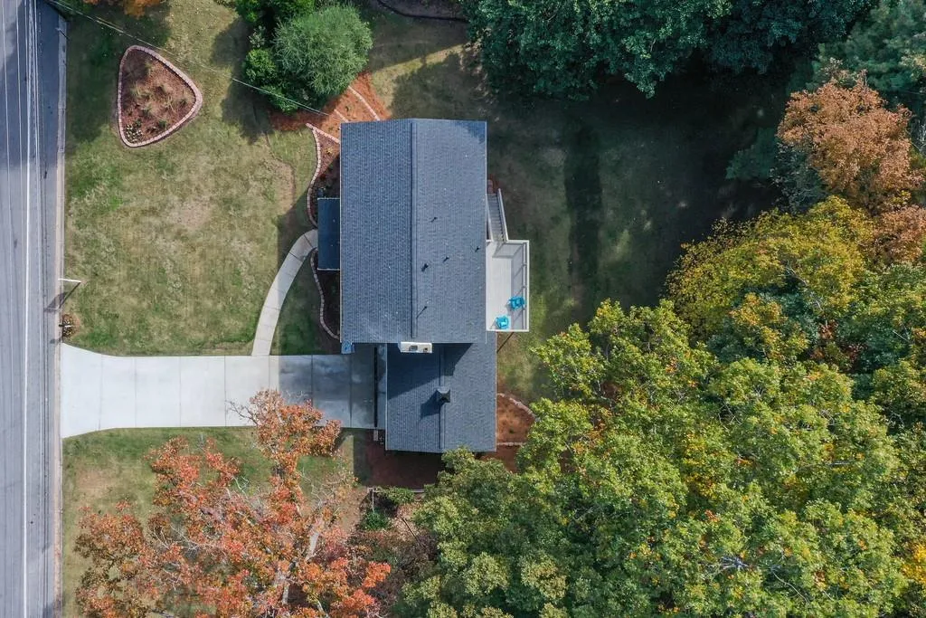 125 W Spalding Drive, Sandy Springs, Georgia 30328, 4 Bedrooms Bedrooms, ,2 BathroomsBathrooms,Residential,Sold,125 W Spalding Drive,6681070