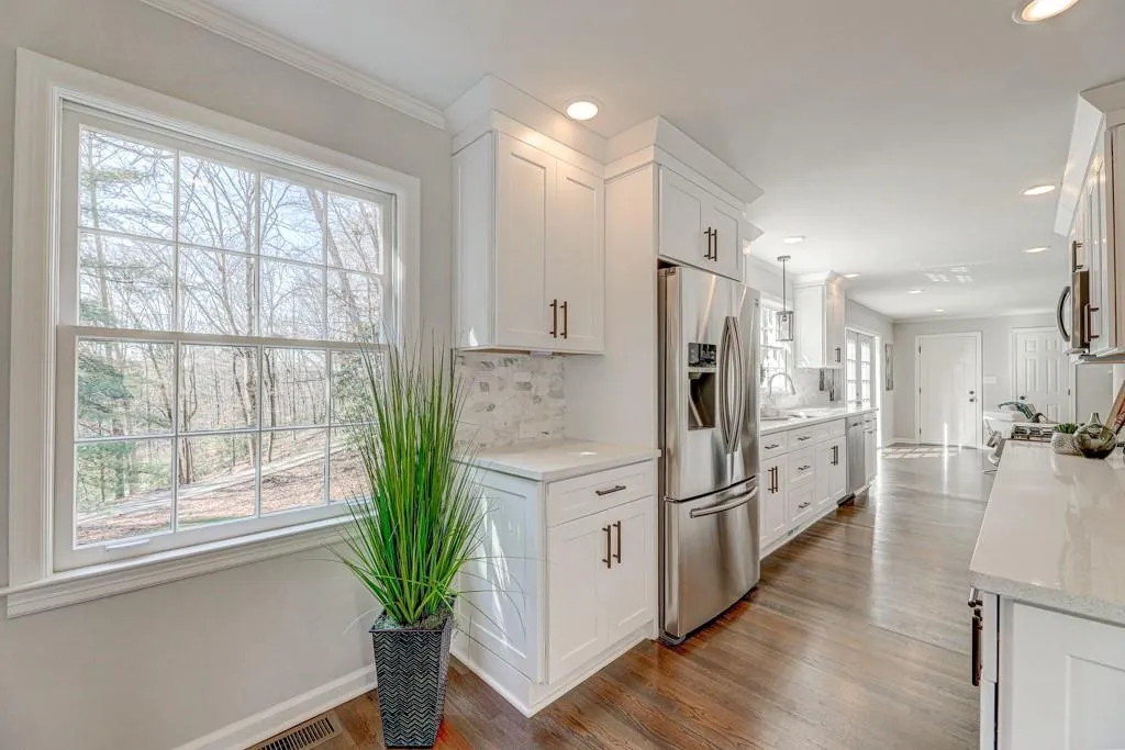 125 W Spalding Drive, Sandy Springs, Georgia 30328, 4 Bedrooms Bedrooms, ,2 BathroomsBathrooms,Residential,Sold,125 W Spalding Drive,6681070