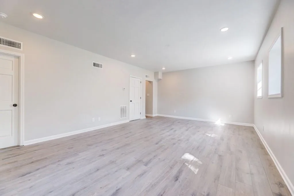 125 W Spalding Drive, Sandy Springs, Georgia 30328, 4 Bedrooms Bedrooms, ,2 BathroomsBathrooms,Residential,Sold,125 W Spalding Drive,6681070