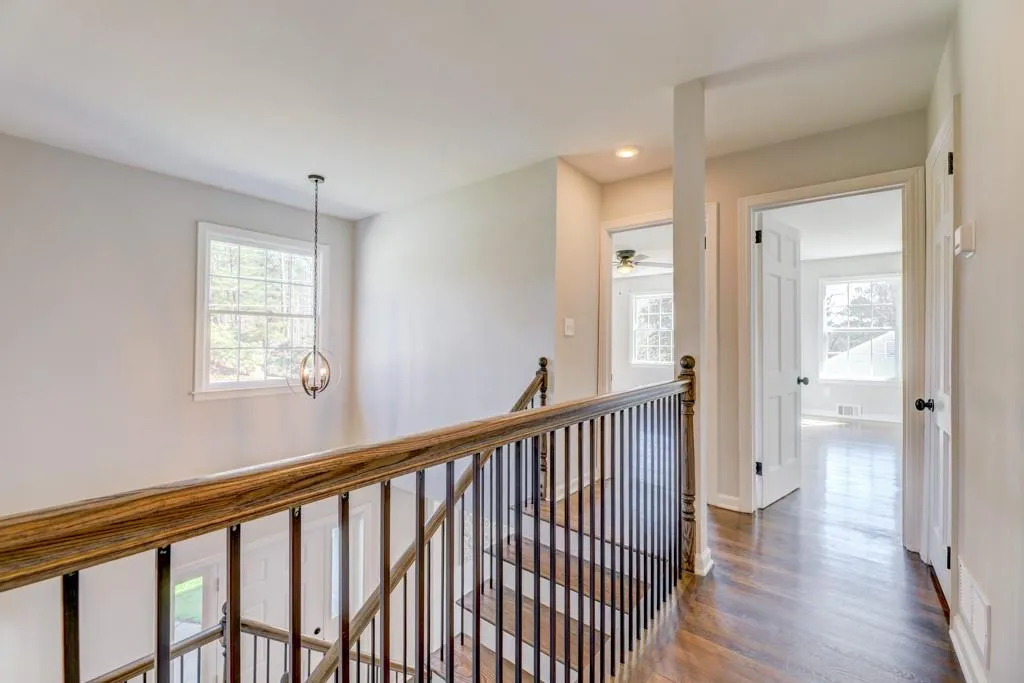 125 W Spalding Drive, Sandy Springs, Georgia 30328, 4 Bedrooms Bedrooms, ,2 BathroomsBathrooms,Residential,Sold,125 W Spalding Drive,6681070