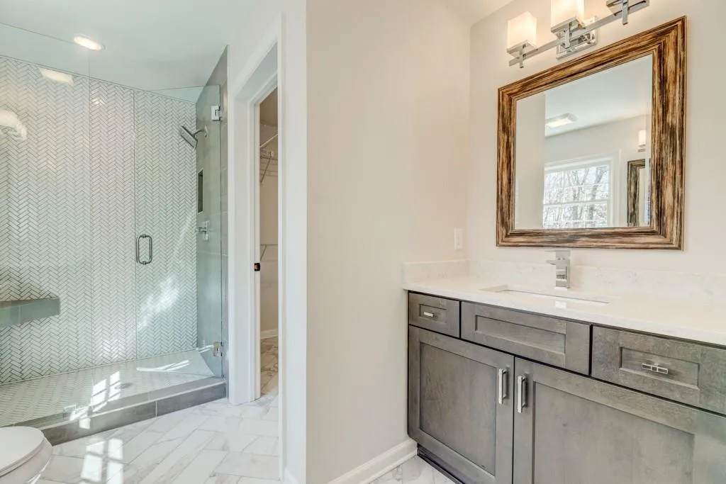 125 W Spalding Drive, Sandy Springs, Georgia 30328, 4 Bedrooms Bedrooms, ,2 BathroomsBathrooms,Residential,Sold,125 W Spalding Drive,6681070