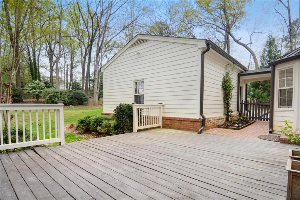 8085 Habersham Waters Road, Sandy Springs, Georgia 30350, 5 Bedrooms Bedrooms, ,4 BathroomsBathrooms,Residential,Sold,8085 Habersham Waters Road,6897113