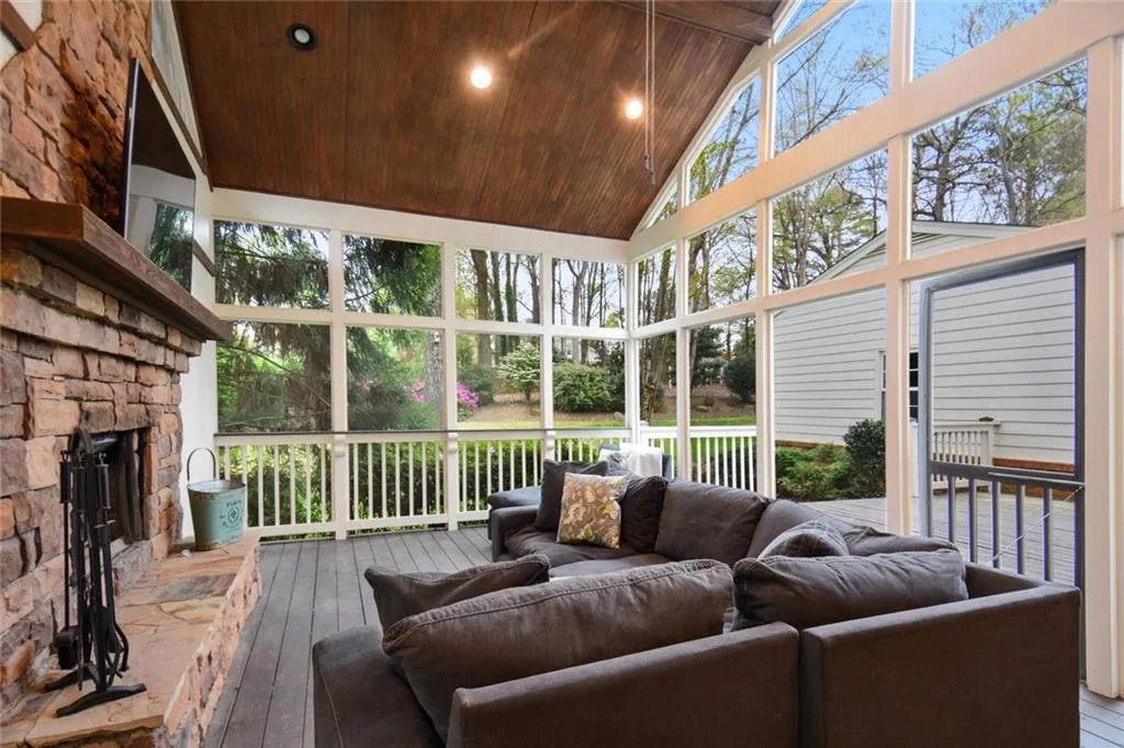 8085 Habersham Waters Road, Sandy Springs, Georgia 30350, 5 Bedrooms Bedrooms, ,4 BathroomsBathrooms,Residential,Sold,8085 Habersham Waters Road,6897113