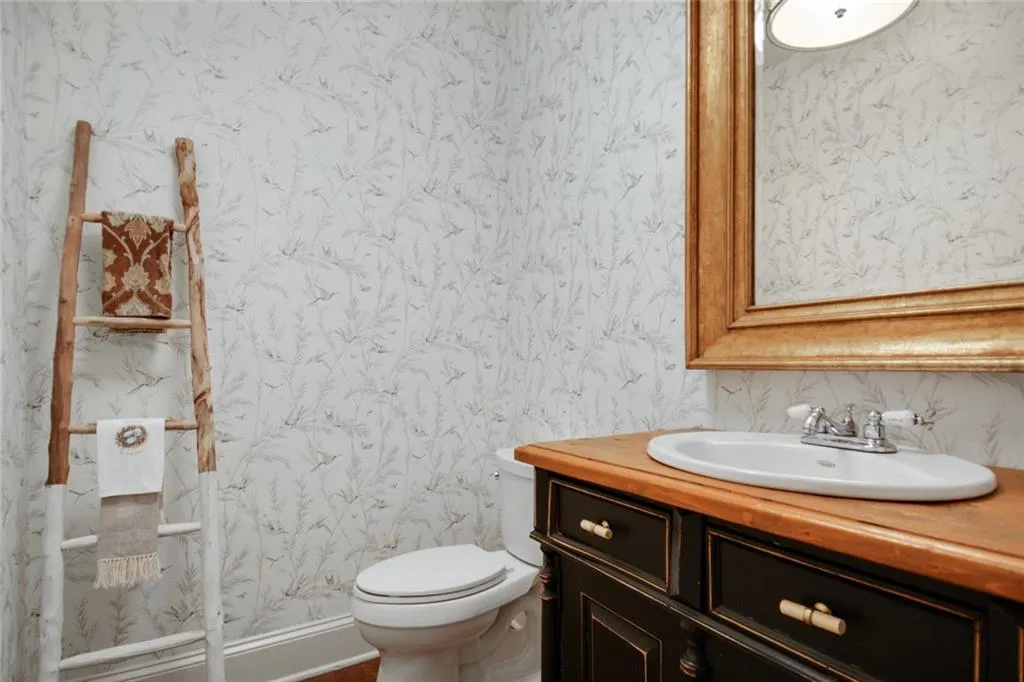 8085 Habersham Waters Road, Sandy Springs, Georgia 30350, 5 Bedrooms Bedrooms, ,4 BathroomsBathrooms,Residential,Sold,8085 Habersham Waters Road,6897113