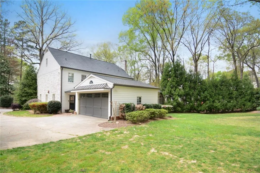 8085 Habersham Waters Road, Sandy Springs, Georgia 30350, 5 Bedrooms Bedrooms, ,4 BathroomsBathrooms,Residential,Sold,8085 Habersham Waters Road,6897113