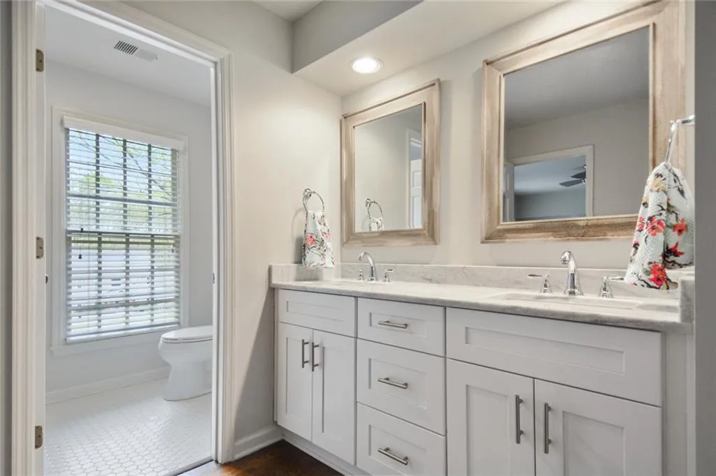 8085 Habersham Waters Road, Sandy Springs, Georgia 30350, 5 Bedrooms Bedrooms, ,4 BathroomsBathrooms,Residential,Sold,8085 Habersham Waters Road,6897113