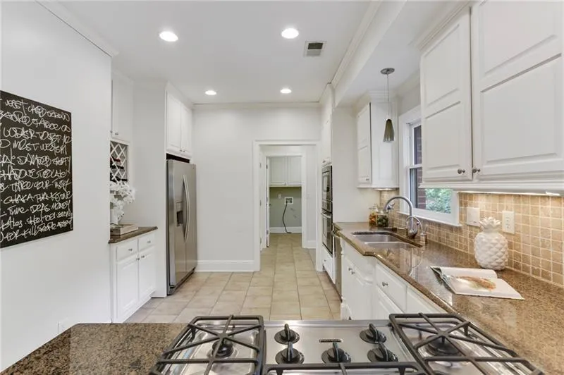 4690 High Point Road, Atlanta, Georgia 30342, 4 Bedrooms Bedrooms, ,3 BathroomsBathrooms,Residential,Sold,4690 High Point Road,6749880