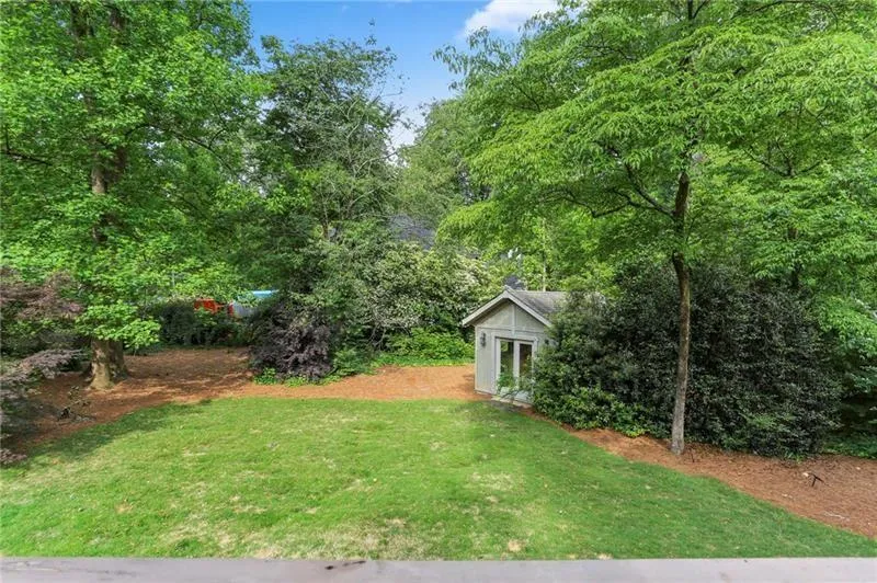 4690 High Point Road, Atlanta, Georgia 30342, 4 Bedrooms Bedrooms, ,3 BathroomsBathrooms,Residential,Sold,4690 High Point Road,6749880