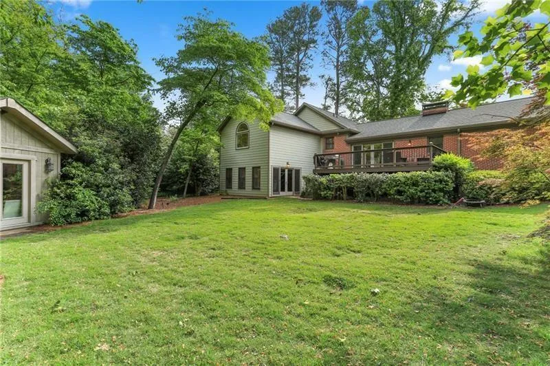 4690 High Point Road, Atlanta, Georgia 30342, 4 Bedrooms Bedrooms, ,3 BathroomsBathrooms,Residential,Sold,4690 High Point Road,6749880