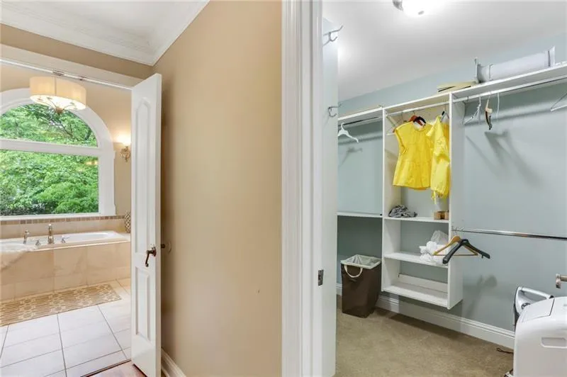 4690 High Point Road, Atlanta, Georgia 30342, 4 Bedrooms Bedrooms, ,3 BathroomsBathrooms,Residential,Sold,4690 High Point Road,6749880
