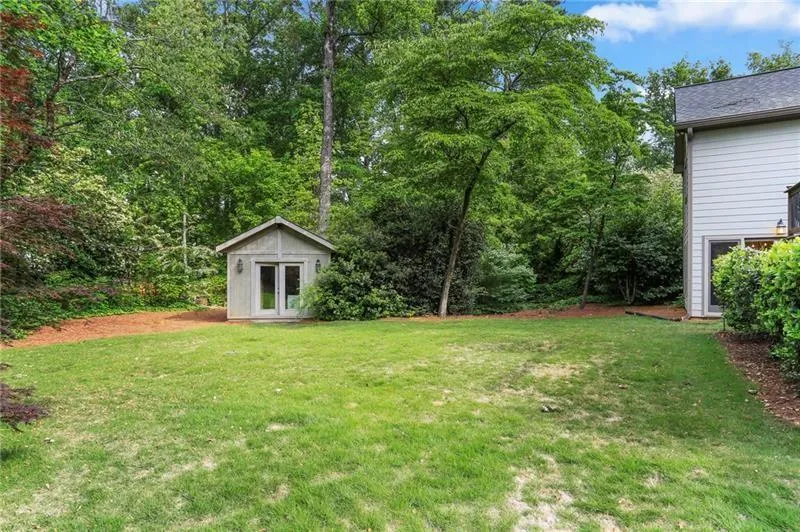 4690 High Point Road, Atlanta, Georgia 30342, 4 Bedrooms Bedrooms, ,3 BathroomsBathrooms,Residential,Sold,4690 High Point Road,6749880