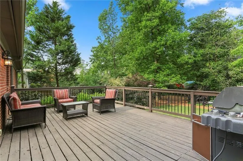 4690 High Point Road, Atlanta, Georgia 30342, 4 Bedrooms Bedrooms, ,3 BathroomsBathrooms,Residential,Sold,4690 High Point Road,6749880