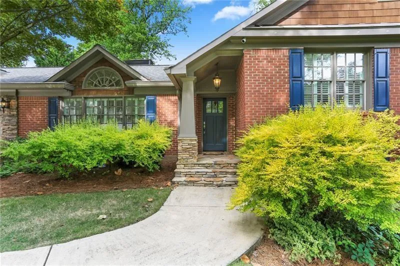 4690 High Point Road, Atlanta, Georgia 30342, 4 Bedrooms Bedrooms, ,3 BathroomsBathrooms,Residential,Sold,4690 High Point Road,6749880