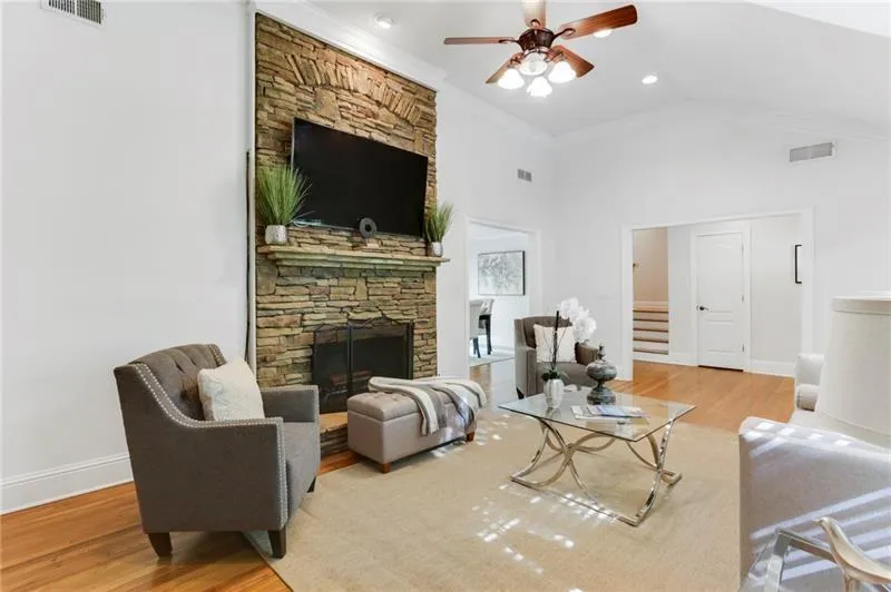 4690 High Point Road, Atlanta, Georgia 30342, 4 Bedrooms Bedrooms, ,3 BathroomsBathrooms,Residential,Sold,4690 High Point Road,6749880