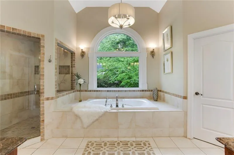 4690 High Point Road, Atlanta, Georgia 30342, 4 Bedrooms Bedrooms, ,3 BathroomsBathrooms,Residential,Sold,4690 High Point Road,6749880