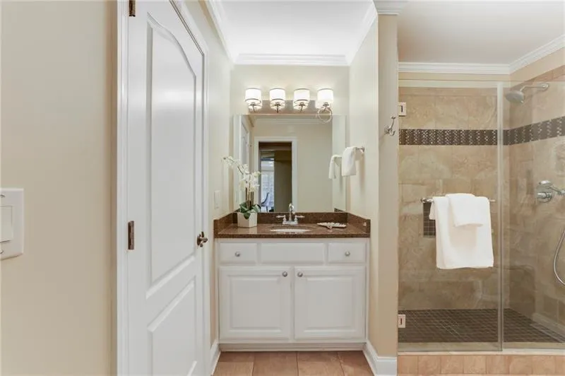 4690 High Point Road, Atlanta, Georgia 30342, 4 Bedrooms Bedrooms, ,3 BathroomsBathrooms,Residential,Sold,4690 High Point Road,6749880