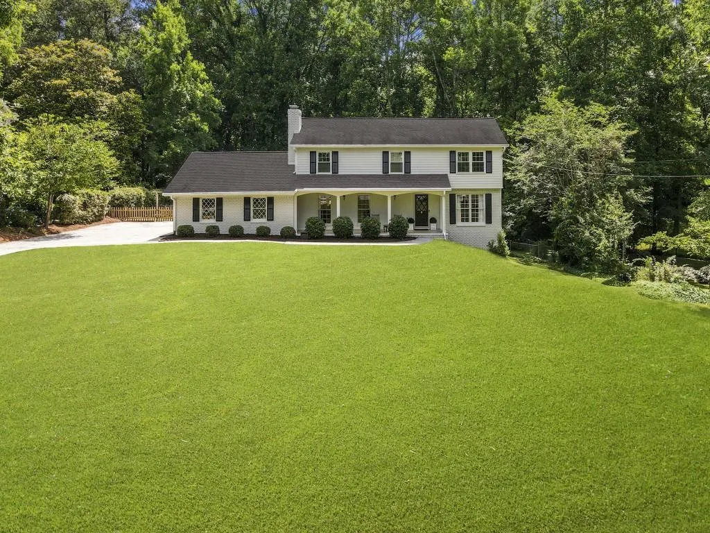 7385 Hunters Branch Drive, Atlanta, Georgia 30328, 5 Bedrooms Bedrooms, ,2 BathroomsBathrooms,Residential,Sold,7385 Hunters Branch Drive,6966537