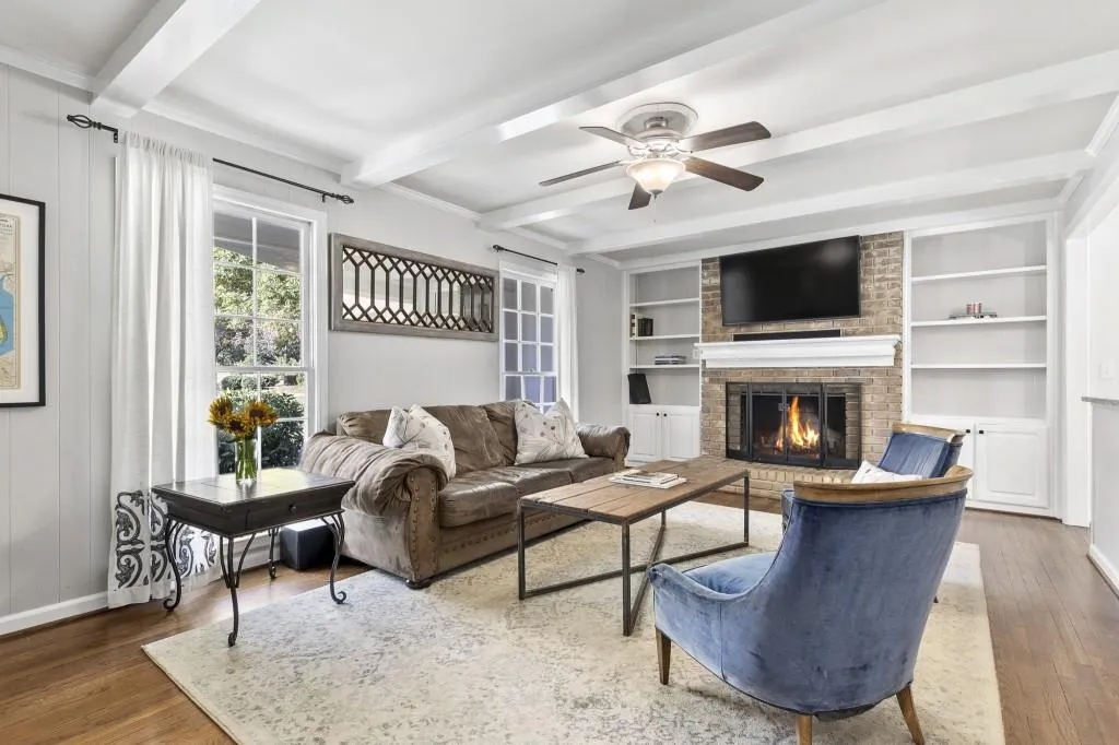 7385 Hunters Branch Drive, Atlanta, Georgia 30328, 5 Bedrooms Bedrooms, ,2 BathroomsBathrooms,Residential,Sold,7385 Hunters Branch Drive,6966537