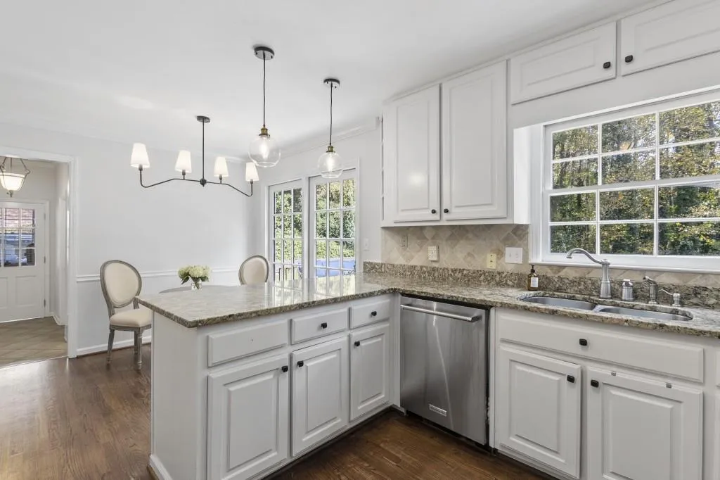 7385 Hunters Branch Drive, Atlanta, Georgia 30328, 5 Bedrooms Bedrooms, ,2 BathroomsBathrooms,Residential,Sold,7385 Hunters Branch Drive,6966537