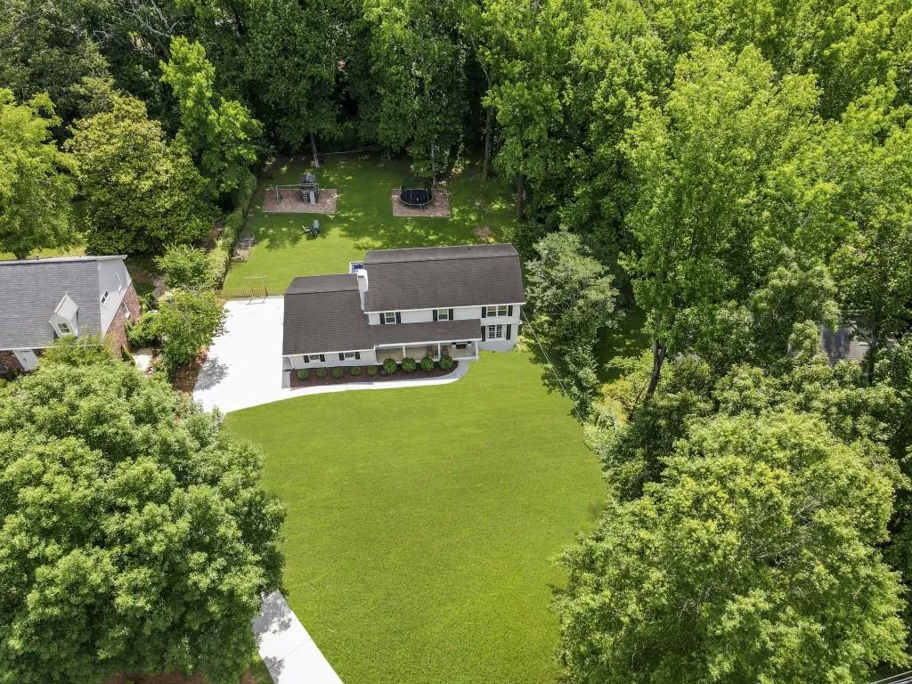 7385 Hunters Branch Drive, Atlanta, Georgia 30328, 5 Bedrooms Bedrooms, ,2 BathroomsBathrooms,Residential,Sold,7385 Hunters Branch Drive,6966537