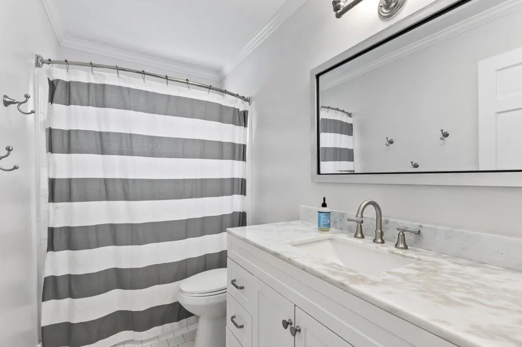 7385 Hunters Branch Drive, Atlanta, Georgia 30328, 5 Bedrooms Bedrooms, ,2 BathroomsBathrooms,Residential,Sold,7385 Hunters Branch Drive,6966537