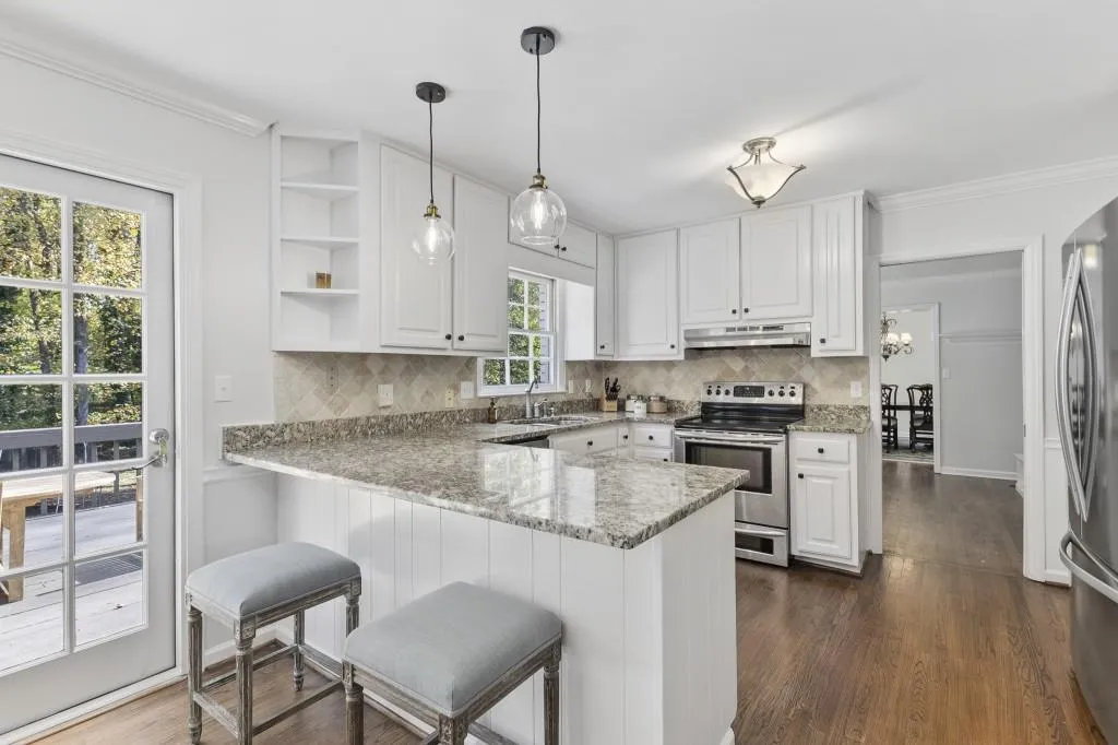 7385 Hunters Branch Drive, Atlanta, Georgia 30328, 5 Bedrooms Bedrooms, ,2 BathroomsBathrooms,Residential,Sold,7385 Hunters Branch Drive,6966537