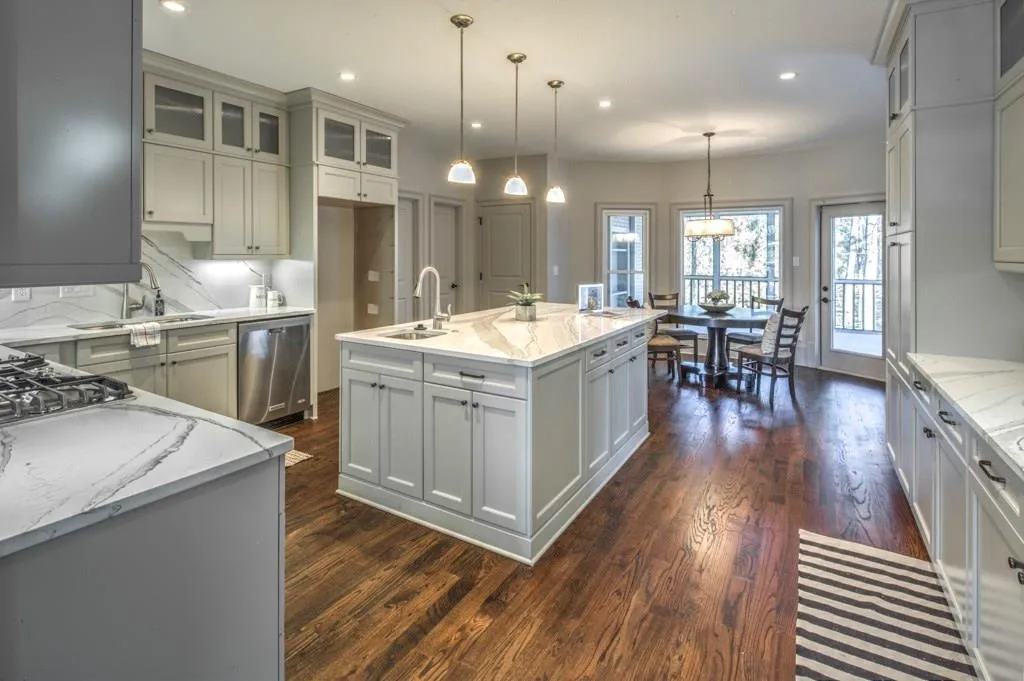 17 Heards Overlook Court, Atlanta, Georgia 30328, 5 Bedrooms Bedrooms, ,4 BathroomsBathrooms,Residential,Sold,17 Heards Overlook Court,5649103