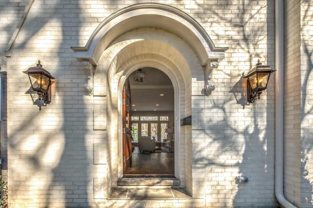 17 Heards Overlook Court, Atlanta, Georgia 30328, 5 Bedrooms Bedrooms, ,4 BathroomsBathrooms,Residential,Sold,17 Heards Overlook Court,5649103