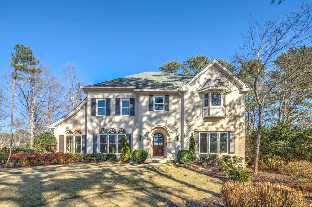 17 Heards Overlook Court, Atlanta, Georgia 30328, 5 Bedrooms Bedrooms, ,4 BathroomsBathrooms,Residential,Sold,17 Heards Overlook Court,5649103